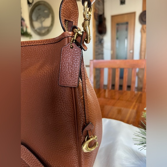 Coach Cary Shoulder Bag - Picture 3 of 17